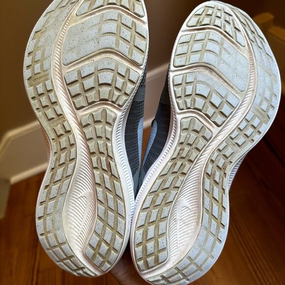 Nike Downshifter 11 gray running sneakers SIZE 9 - Picture 3 of 6